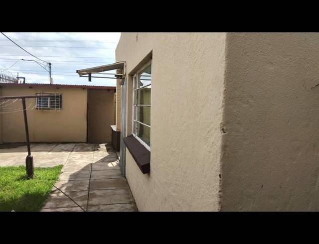 13 BEDROOM HOUSE FOR SALE IN HURST HILL